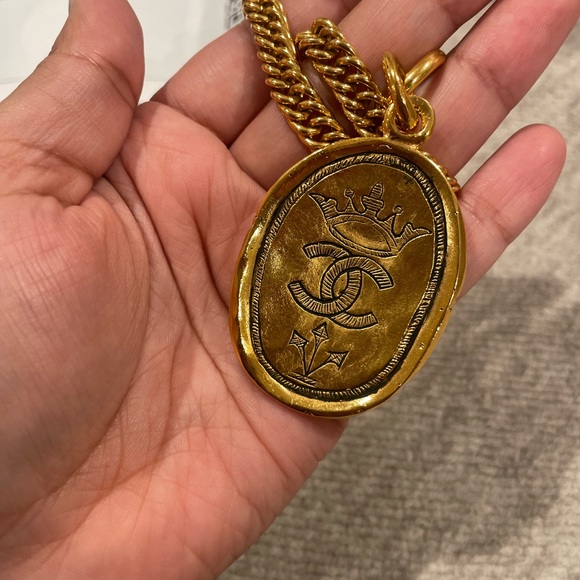 Vintage Chanel 24 KT Gold Plated Royal Crown CC Long Necklace - Picture 7 of 7